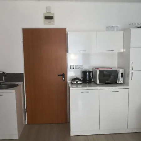 Lenka's Place Close To Cacao Apartment